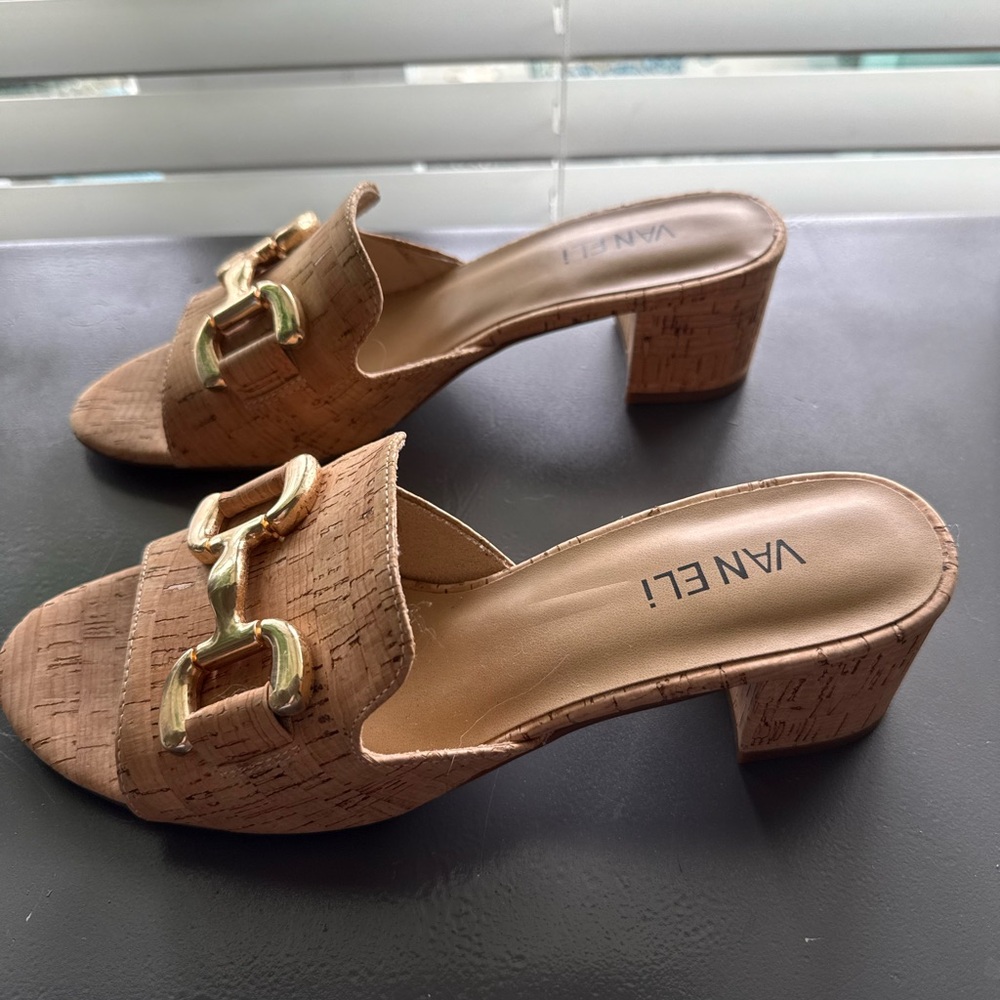 New Without Box Vaneli Oksana Sandal in Natural Cork, Size 7.5 Medium Width - Picture 6 of 7